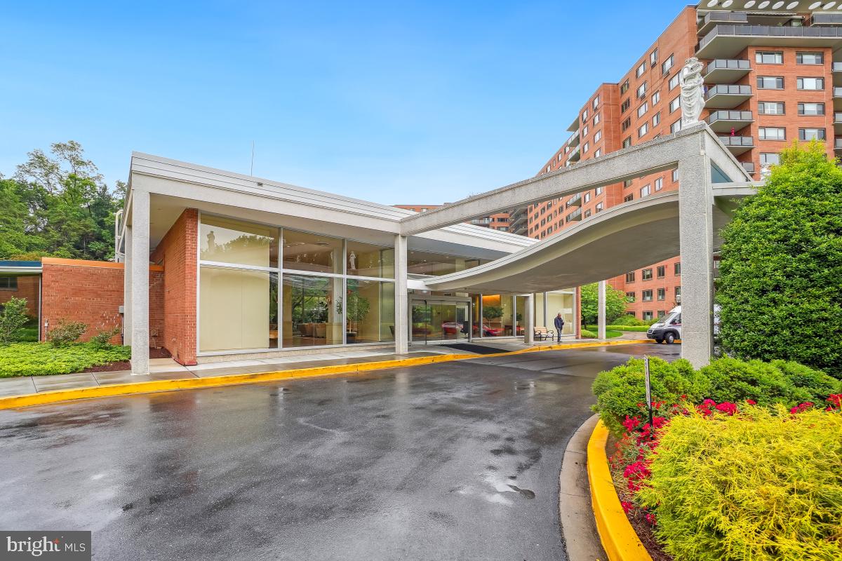 4201 Cathedral Avenue Northwest, Unit 1411E Washington, DC 20016 - Photo 5 of 66