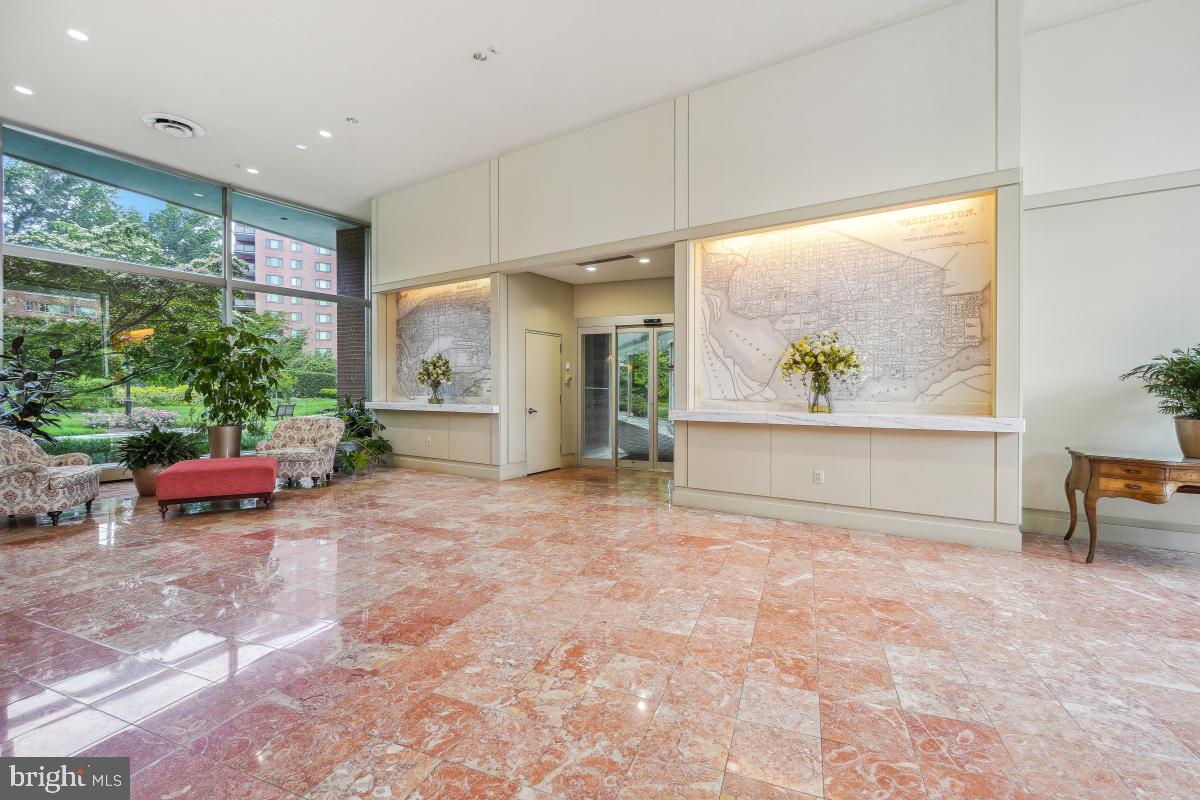 4201 Cathedral Avenue Northwest, Unit 1411E Washington, DC 20016 - Photo 8 of 66 a view of an empty room with a window
