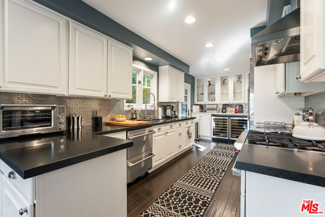 1903 Preuss Road Los Angeles, CA 90034 - Photo 14 of 44 Gallery Image 14