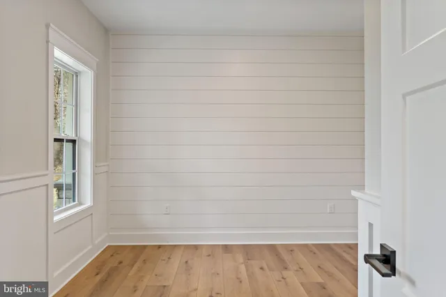 $899,999 | 9 Mistletoe Lane, Shepherdstown, WV 25443