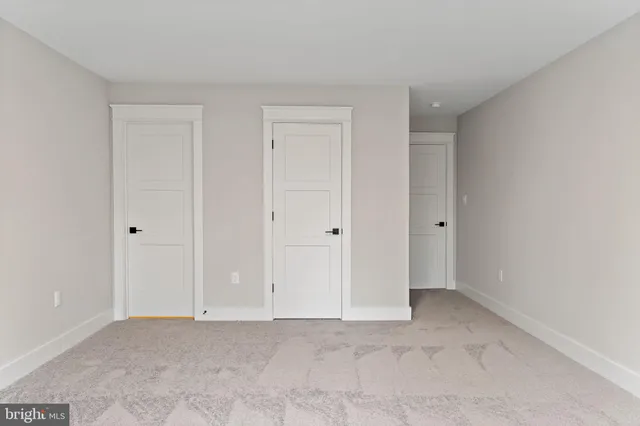 $899,999 | 9 Mistletoe Lane, Shepherdstown, WV 25443