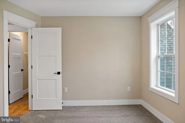 $899,999 | 9 Mistletoe Lane, Shepherdstown, WV 25443