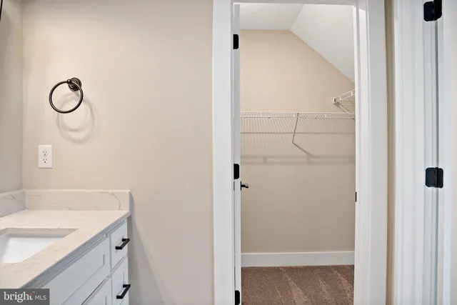 $899,999 | 9 Mistletoe Lane, Shepherdstown, WV 25443