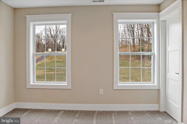 $899,999 | 9 Mistletoe Lane, Shepherdstown, WV 25443