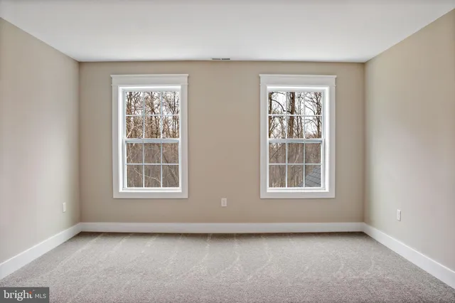 $899,999 | 9 Mistletoe Lane, Shepherdstown, WV 25443