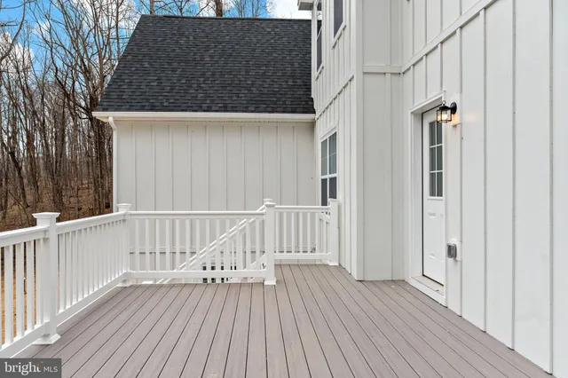 $899,999 | 9 Mistletoe Lane, Shepherdstown, WV 25443