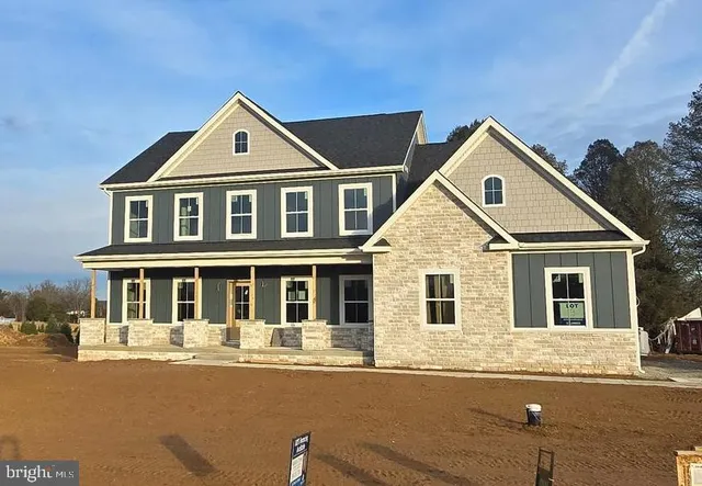 $899,999 | 9 Mistletoe Lane, Shepherdstown, WV 25443