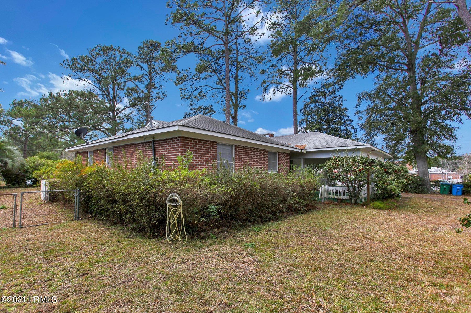 2403 State Rd S-7-280 Beaufort, SC 29902 - Photo 5 of 49 IMG_0045.JPG-SMALL