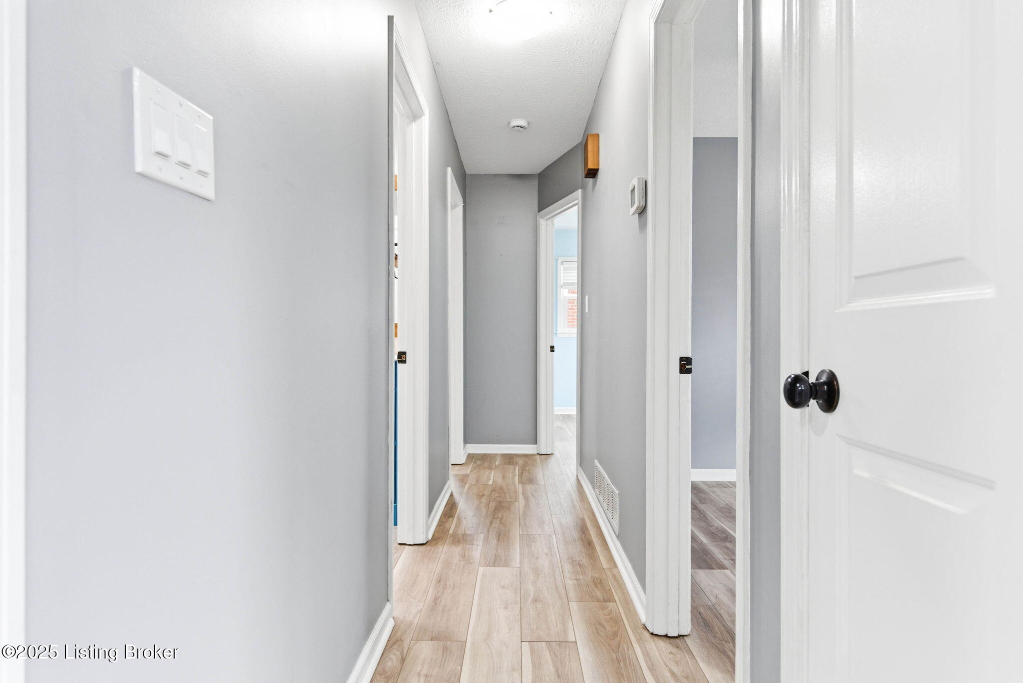 4526 Sandhill Road Louisville, KY 40219 - Photo 20 of 57 Hallway