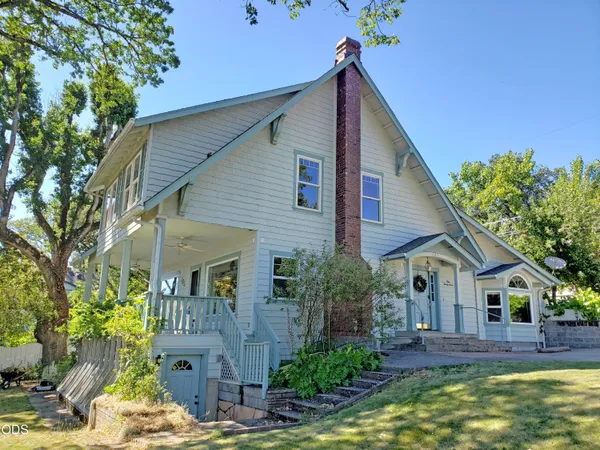 $499,000 | 127 4th Avenue, Gold Hill, OR 97525