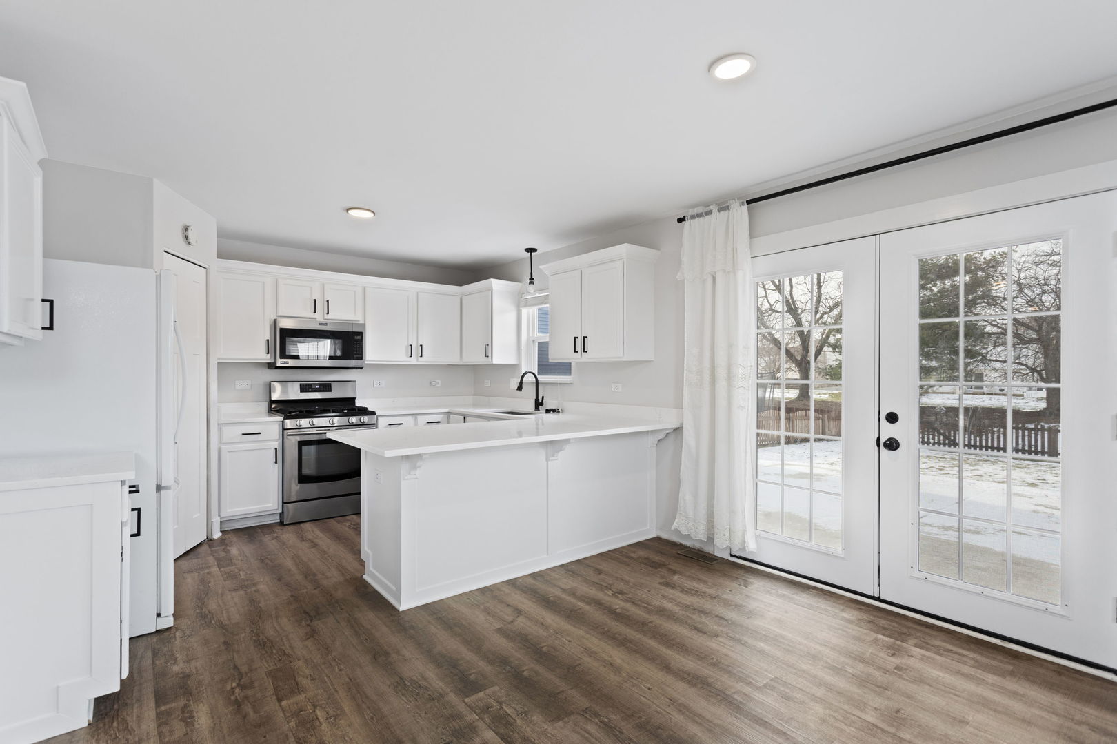 1873 Grassy Knoll Court Romeoville, IL 60446 - Photo 4 of 17