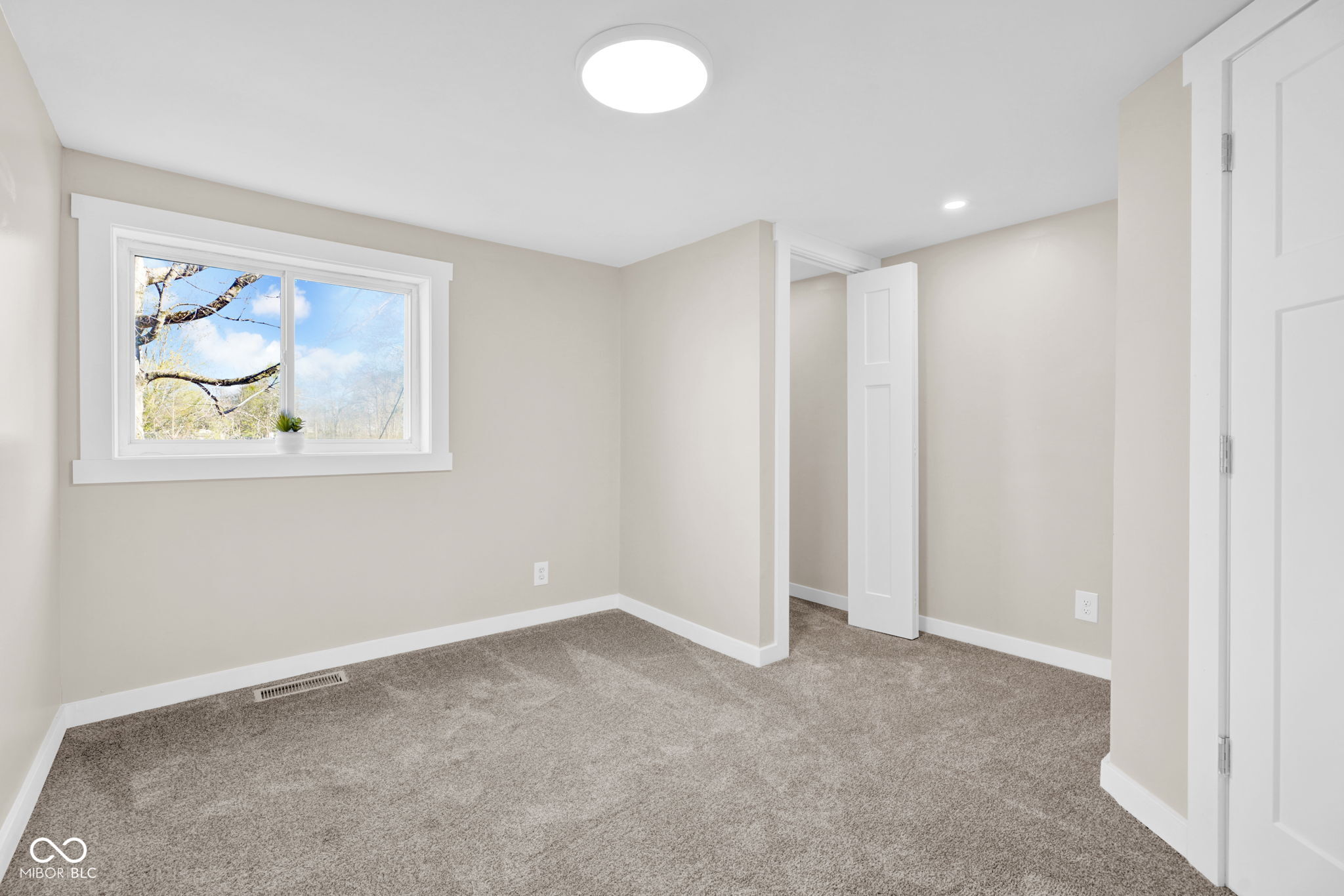 8311 West Old Nashville Road Columbus, IN 47201 - Photo 12 of 36