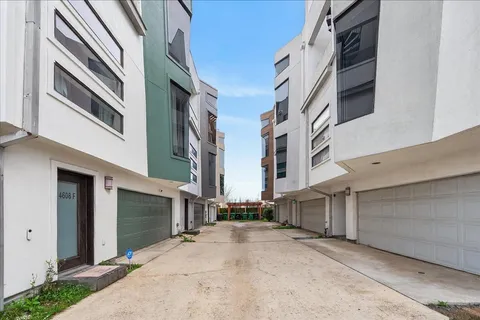 $499,999 | 4608 Nett Street, Unit C, Houston, TX 77007