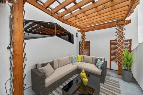 $499,999 | 4608 Nett Street, Unit C, Houston, TX 77007