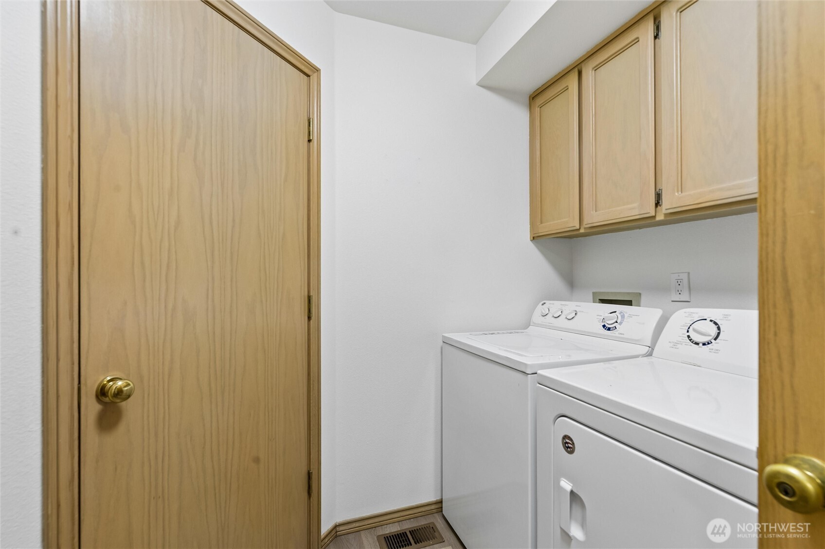 19715 Bing Road, Unit A Lynnwood, WA 98036 - Photo 14 of 26