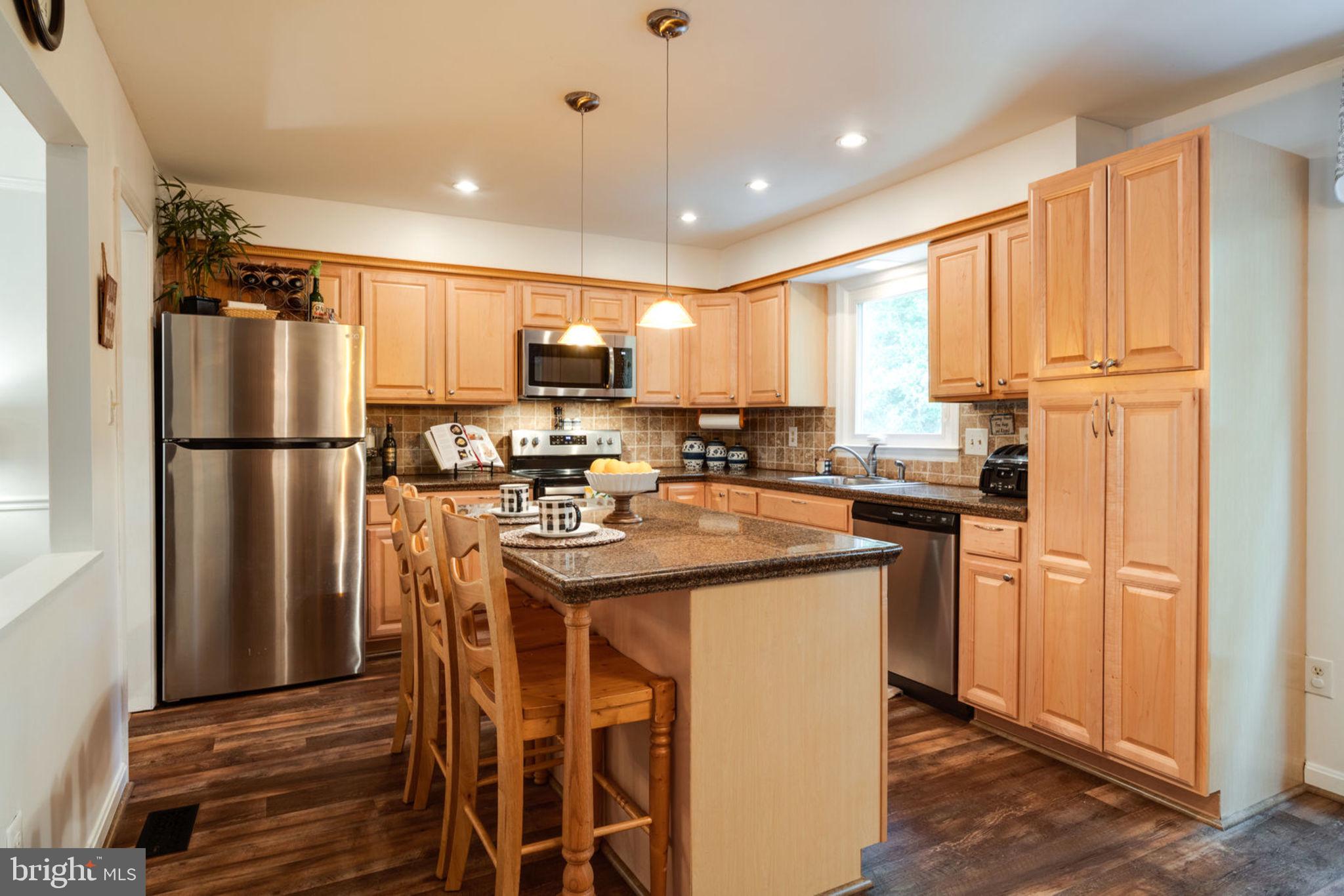 7914 Treeside Court Springfield, VA 22152 - Photo 21 of 61 Kitchen