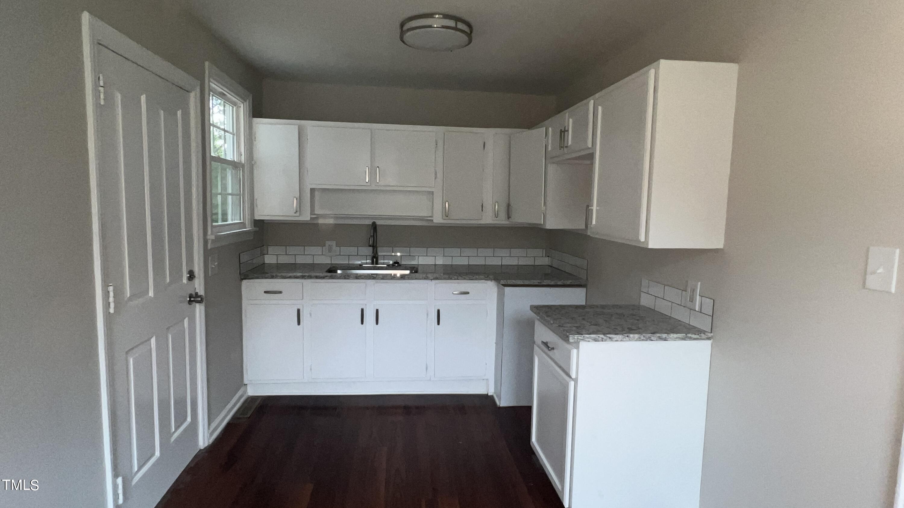 613 Larkspur Road Kinston, NC 28501 - Photo 5 of 10 IMG_3305