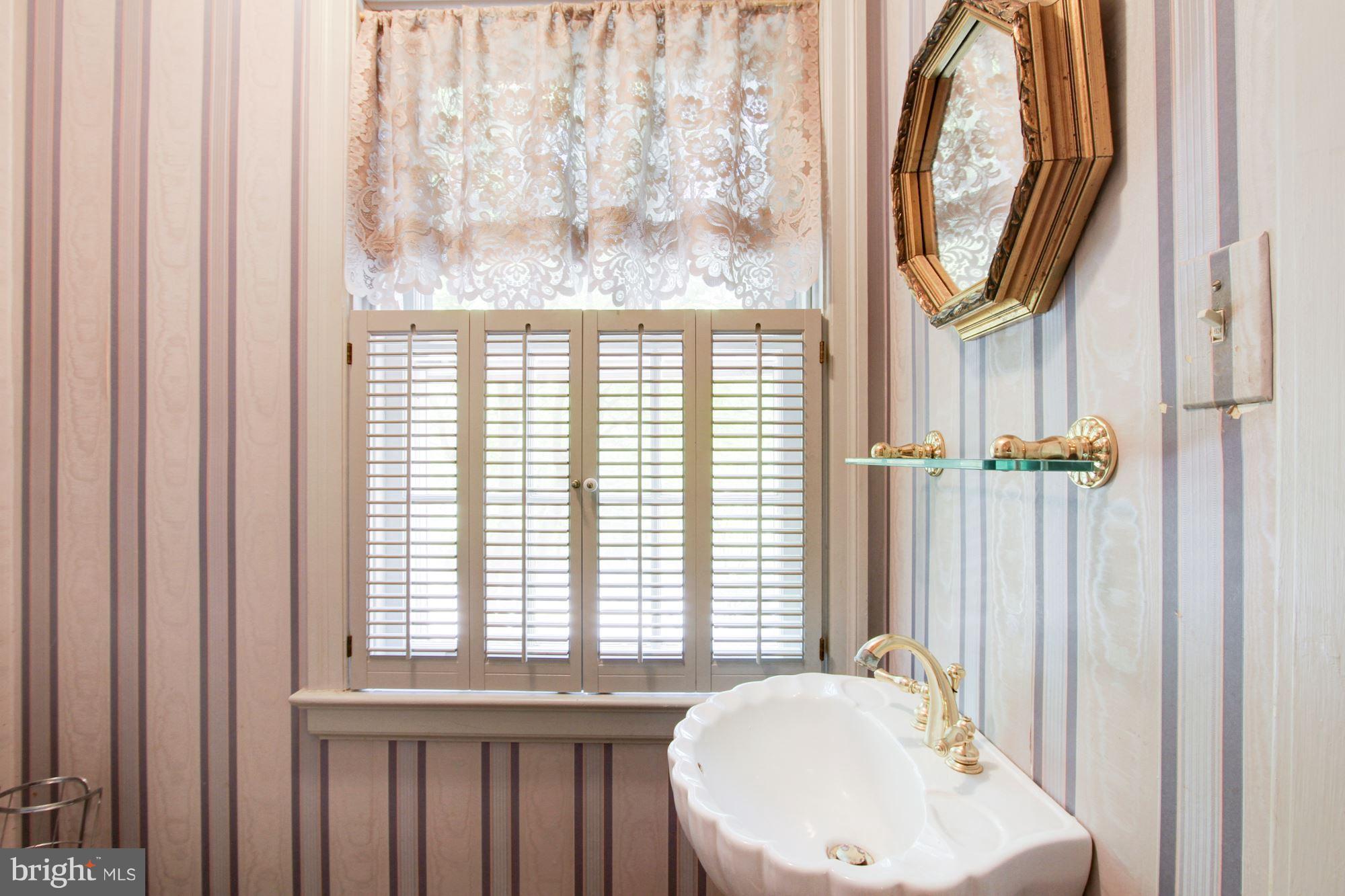 1733 Kalmia Road Northwest Washington, DC 20012 - Photo 14 of 30 Powder Room