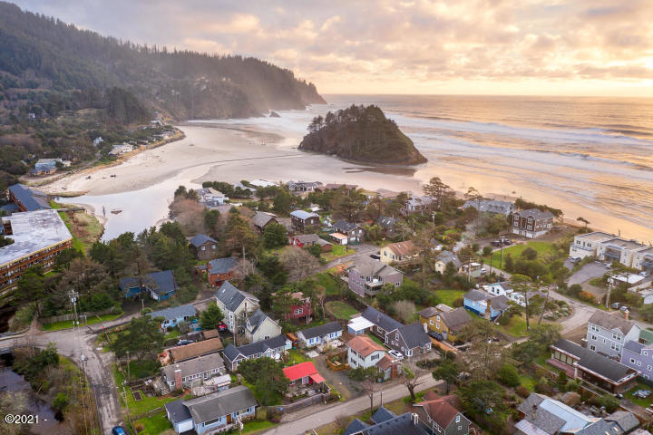 49004 Highway 101 Neskowin, OR 97149 - Photo 17 of 17 Neskowin Village Proposal Rock view