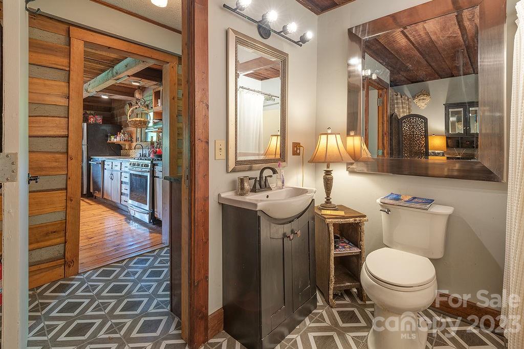 2222 Roaring Fork Road Mars Hill, NC 28754 - Photo 16 of 27 Gallery Image 16
