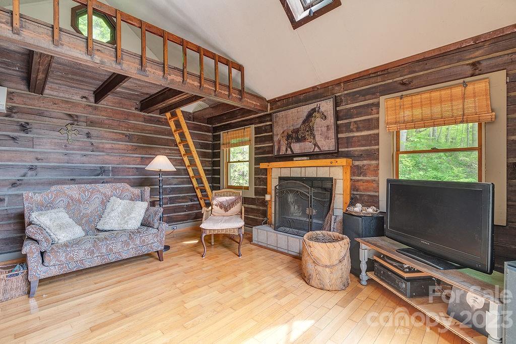 2222 Roaring Fork Road Mars Hill, NC 28754 - Photo 5 of 27 Gallery Image 5