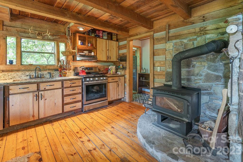 2222 Roaring Fork Road Mars Hill, NC 28754 - Photo 9 of 27 Gallery Image 9