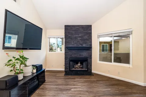 $910,000 | 1548 Thomas Avenue, Unit 6, Pacific Beach, CA 92109