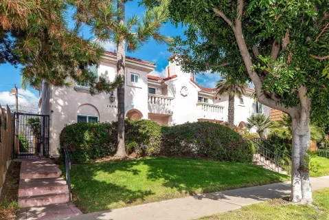 $910,000 | 1548 Thomas Avenue, Unit 6, Pacific Beach, CA 92109