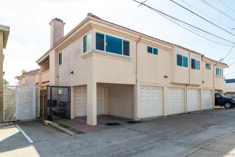 $910,000 | 1548 Thomas Avenue, Unit 6, Pacific Beach, CA 92109