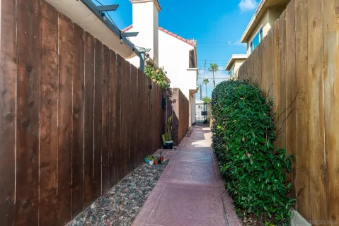 $910,000 | 1548 Thomas Avenue, Unit 6, Pacific Beach, CA 92109