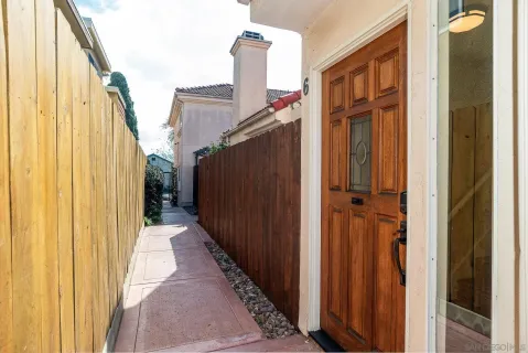 $910,000 | 1548 Thomas Avenue, Unit 6, Pacific Beach, CA 92109