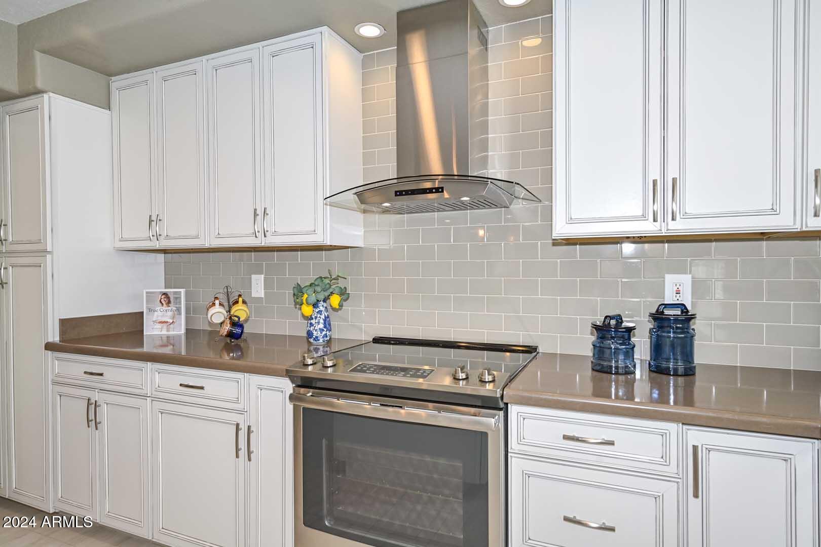 2953 East Calavar Road Phoenix, AZ 85032 - Photo 6 of 45 Kitchen-Range