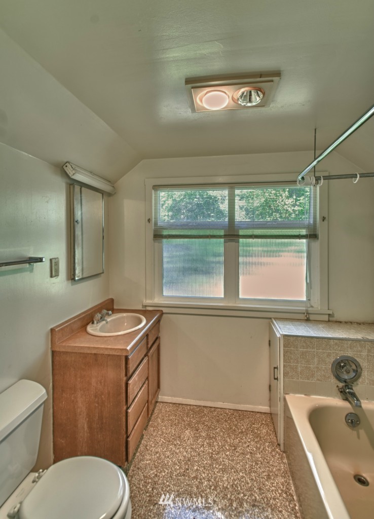 4360 East Grapeview Loop Road Grapeview, WA 98546 - Photo 11 of 15 Gallery Image 11