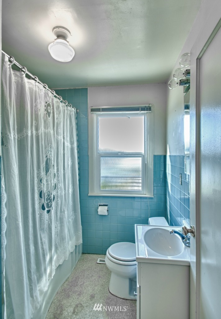 4360 East Grapeview Loop Road Grapeview, WA 98546 - Photo 9 of 15 Gallery Image 9