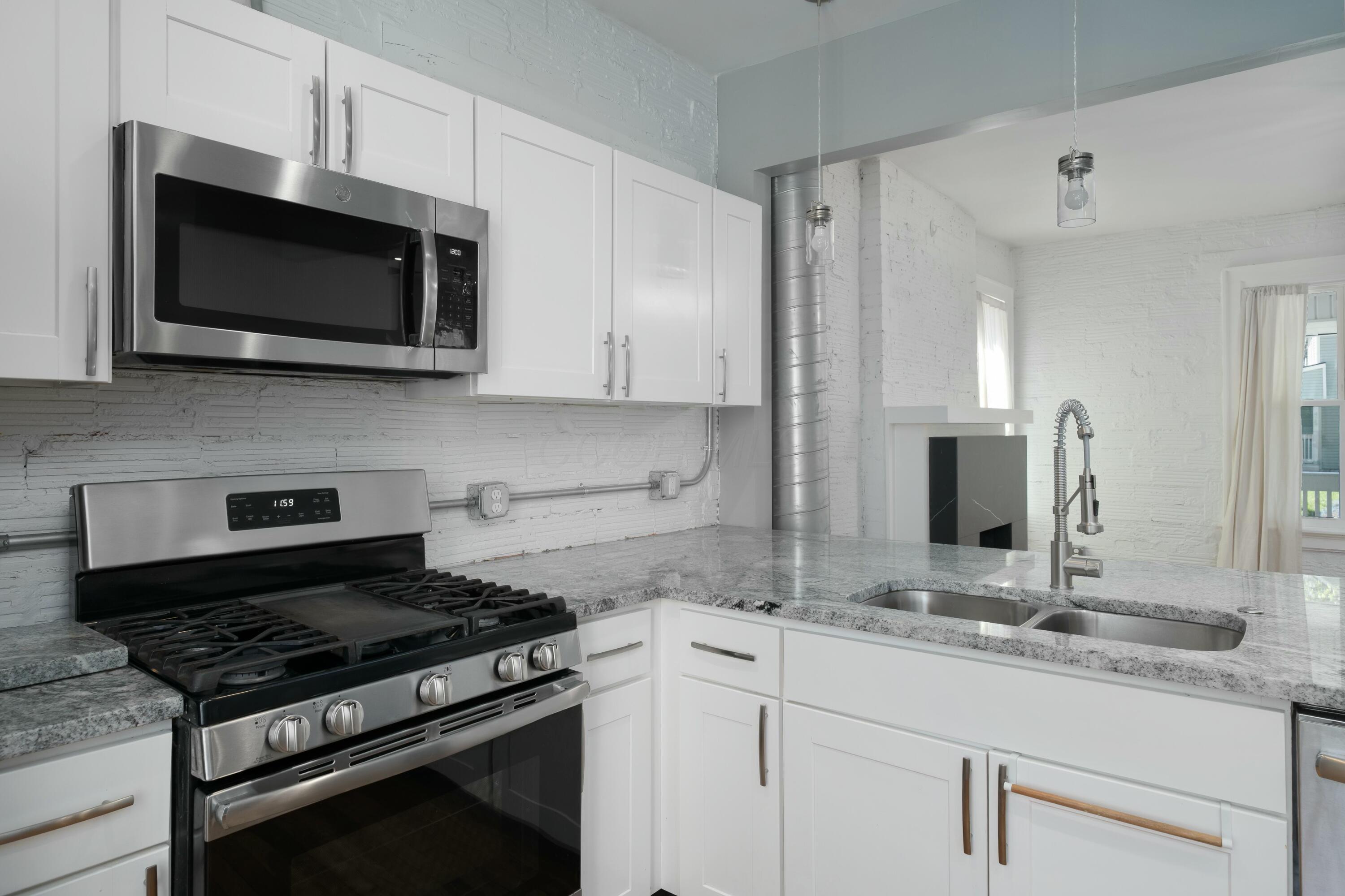 418 Berkeley Road Columbus, OH 43205 - Photo 11 of 37 granite counters
