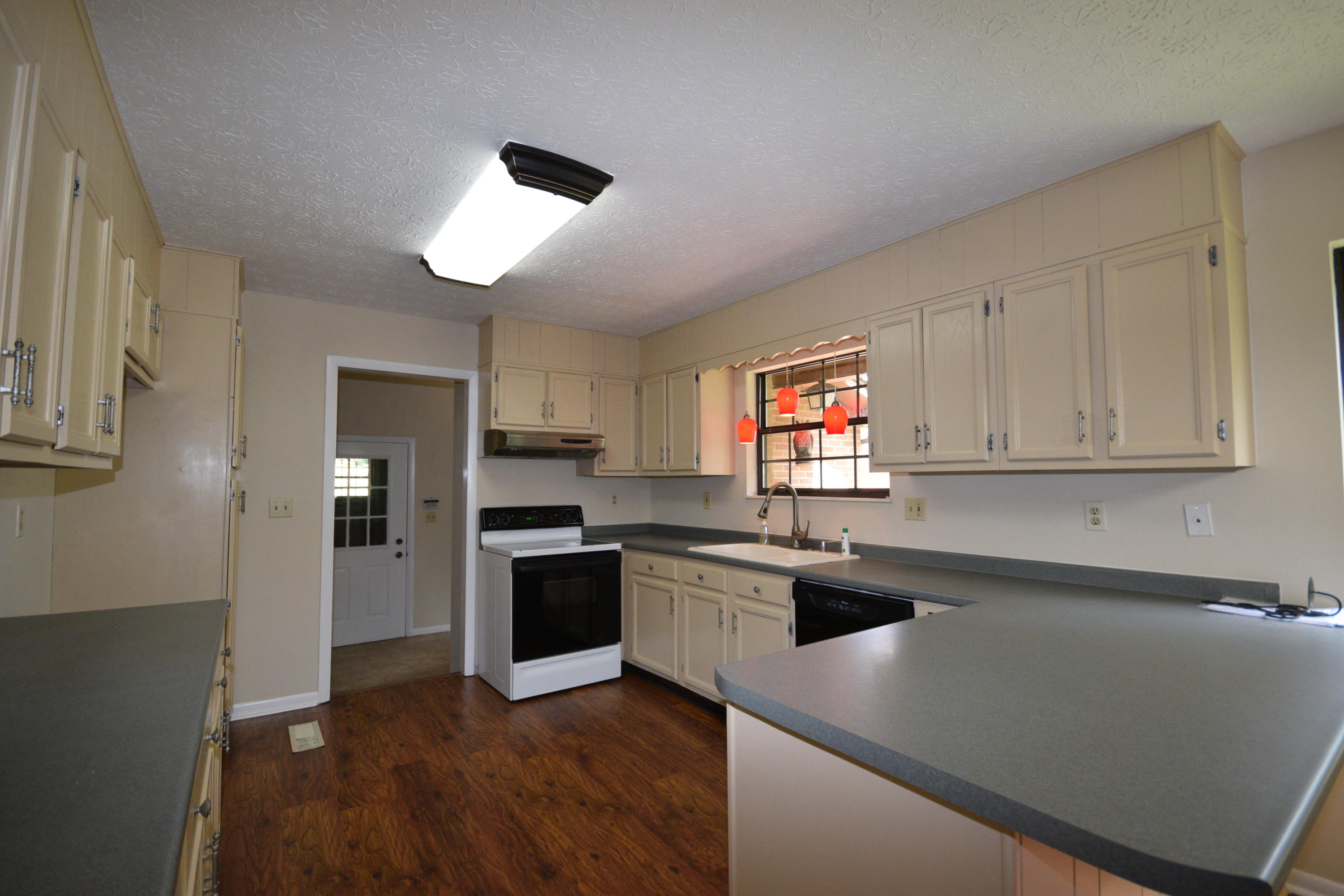 7113 Regency Road Knoxville, TN 37931 - Photo 4 of 20 DSC_2227