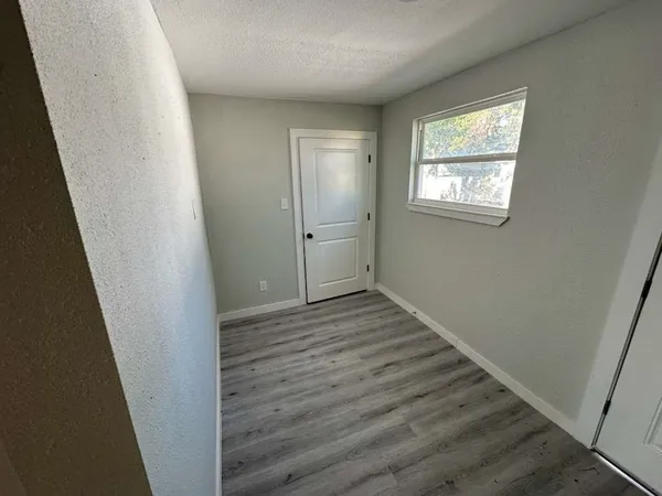 $2,550 | 1912 Gentry Street, Houston, TX 77009