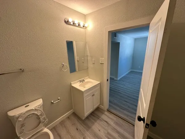 $2,550 | 1912 Gentry Street, Houston, TX 77009