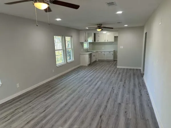 $2,550 | 1912 Gentry Street, Houston, TX 77009