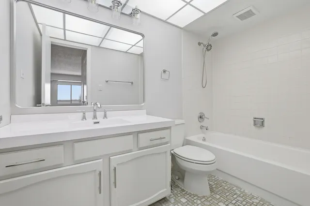 $255,000 | 375 Plum Creek Drive, Unit 501, Wheeling, IL 60090