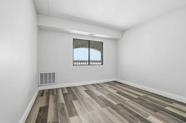 $255,000 | 375 Plum Creek Drive, Unit 501, Wheeling, IL 60090