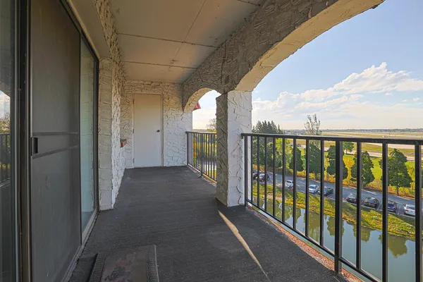 $255,000 | 375 Plum Creek Drive, Unit 501, Wheeling, IL 60090