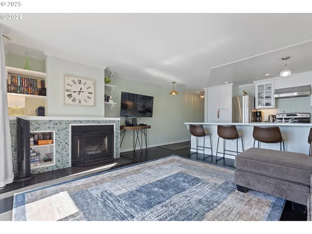 $615,000 | 1116 Southwest 51st Street, Unit 206, Lincoln City, OR 97367