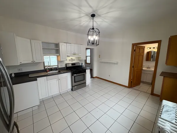 $2,500 | 573 Shirley Street, Unit 2, Winthrop, MA 02152