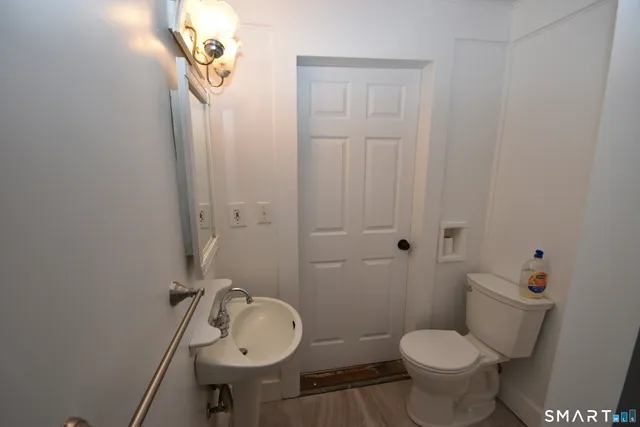 $529,900 | 298 Naubuc Avenue, Glastonbury, CT 06033