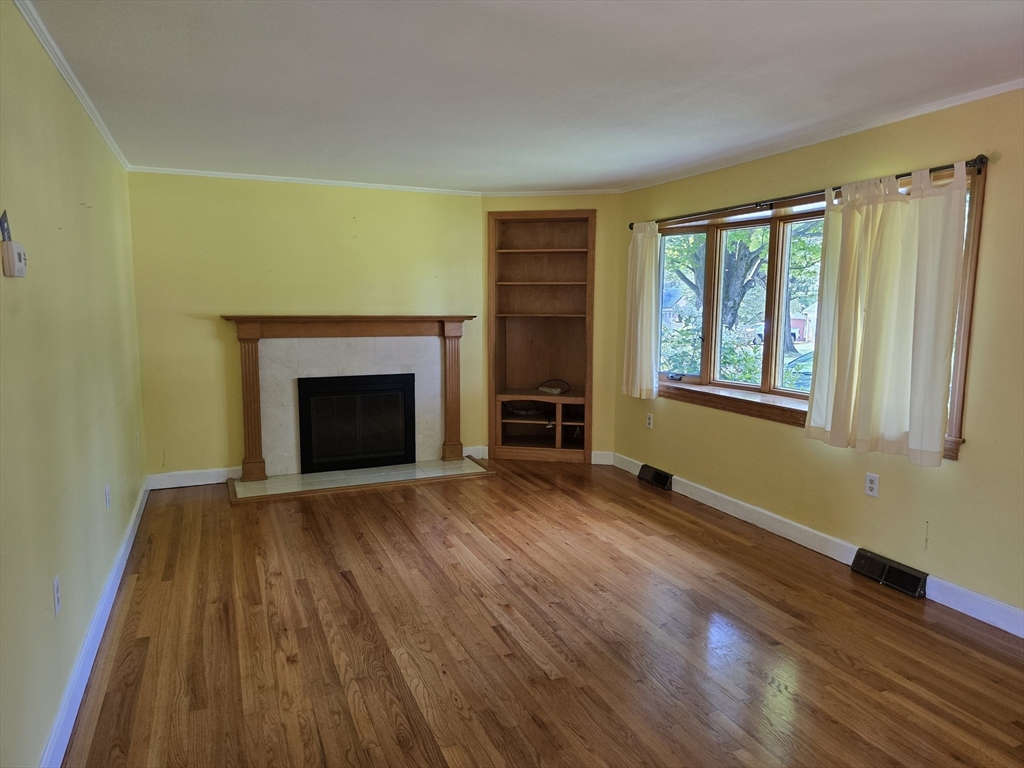 121 Huntington Road Hadley, MA 01035 - Photo 2 of 20 Gallery Image 2