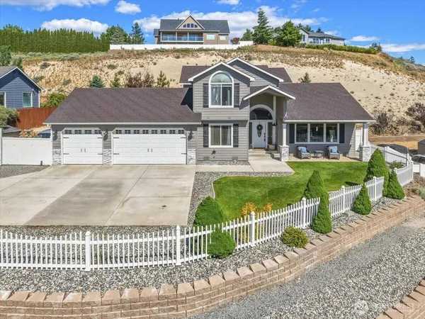 $699,000 | 1255 Wheatridge Drive, East Wenatchee, WA 98802