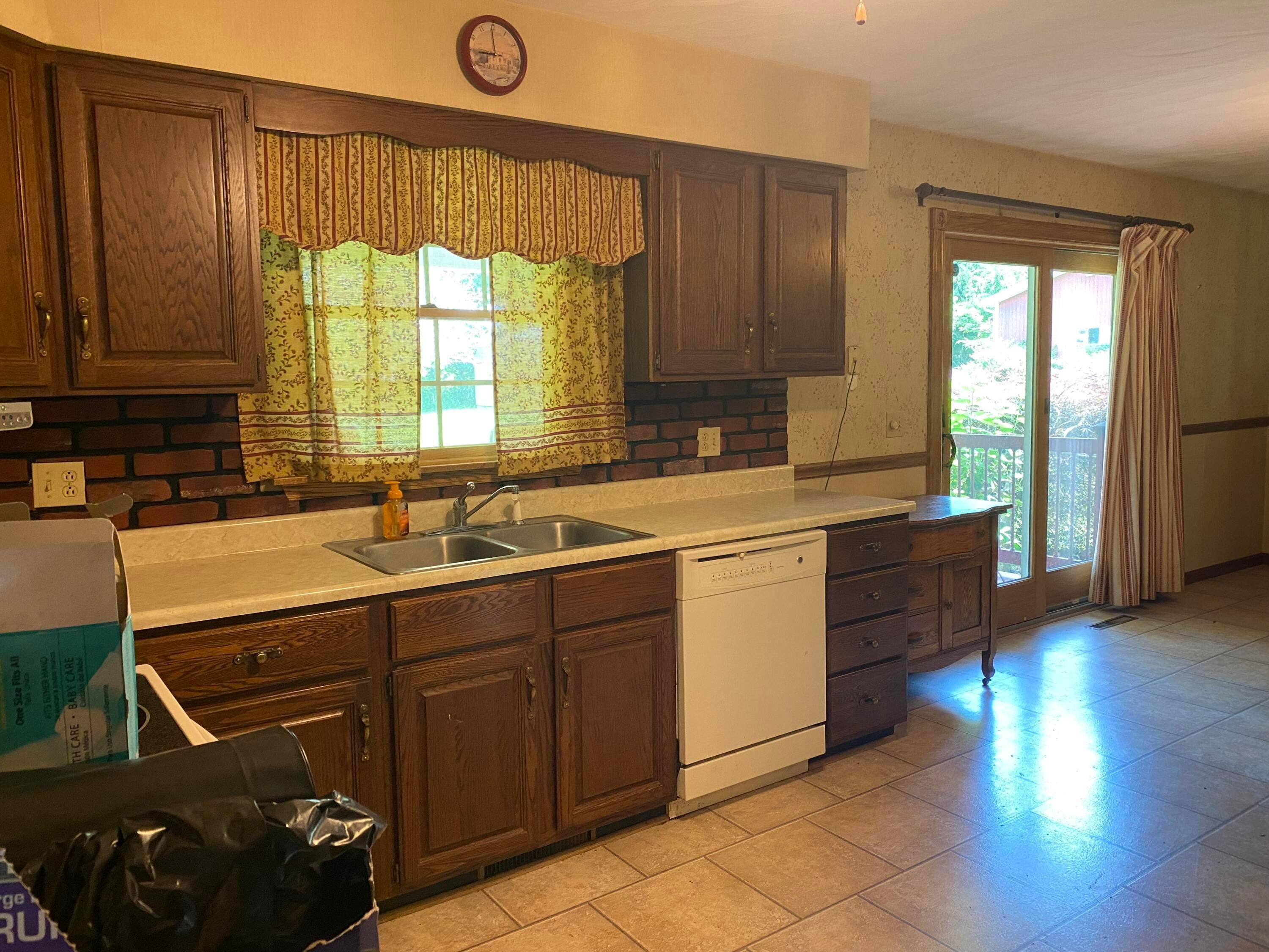 610 Mt Perry Road Mount Perry, OH 43760 - Photo 5 of 27 kitchen