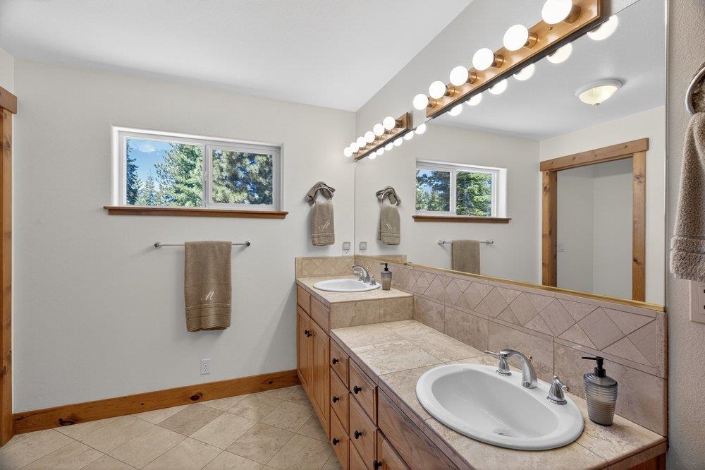 10983 Beacon Road Truckee, CA 96161 - Photo 19 of 28