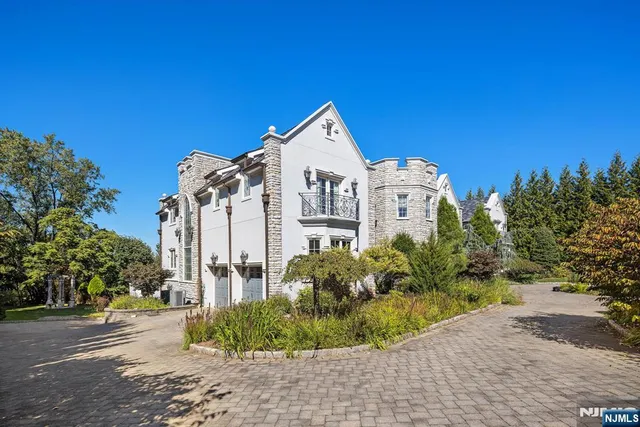 $4,998,000 | 117 Truman Drive, Cresskill, NJ 07626